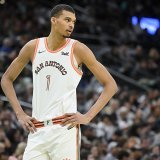 Wembanyama et les Spurs ont subi vendredi leur 4e défaite d'affilée KEYSTONE/AP/Darren Abate